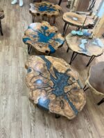 ⁦שולחן לחדר מזרחי מעץ זית עם שילוב אפוקסי צבע אפור
שולחן סלון מעץ זית עם שילוב אפוקסי צבע אפור⁩ – תמונה ⁦2⁩