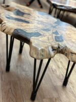 ⁦שולחן קפה מעץ זית בשילוב אפוקסי צבע חום⁩ – תמונה ⁦3⁩