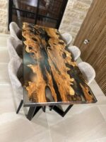 ⁦שולחן אוכל עץ זית עם שילוב אפוקסי⁩ – תמונה ⁦3⁩