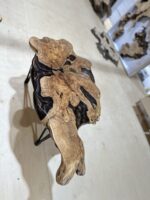 ⁦שולחן קפה מעץ זית בשילוב אפוקסי צבע חום⁩ – תמונה ⁦3⁩